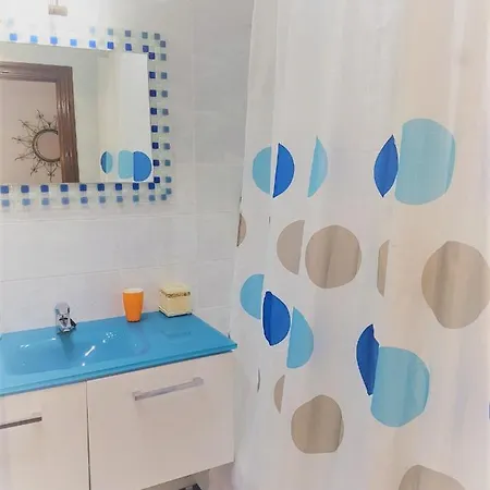 منزل للإقامة Con Wc Propio, Cocina Compartida Lbi217 سوبيلانا